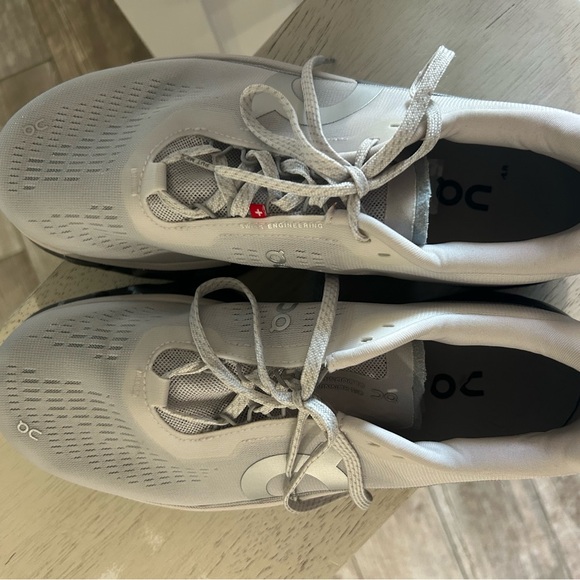 ON CLOUD RUNNING SHOES - Picture 4 of 6